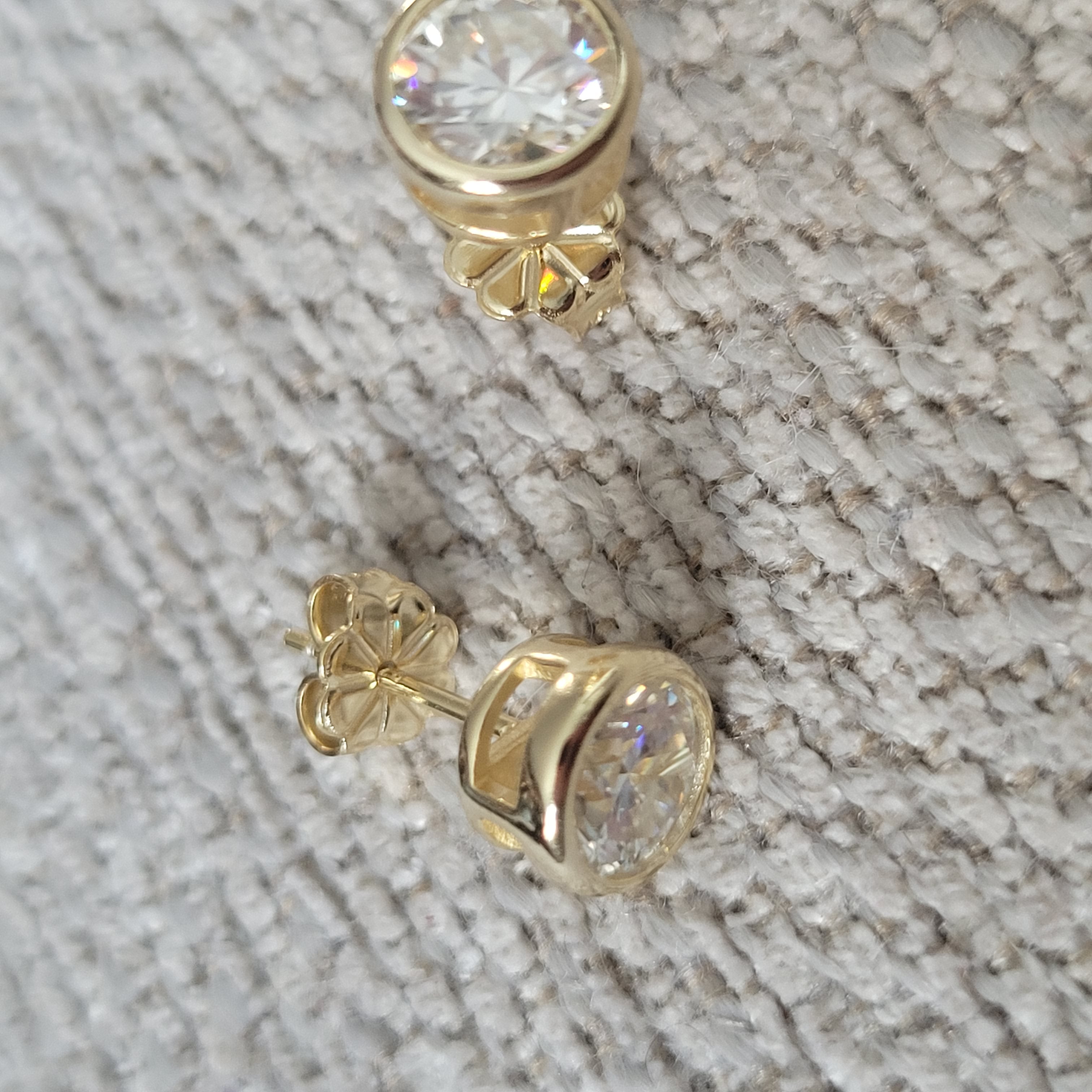 Boucles d'oreille Puces plaqué Or 14K